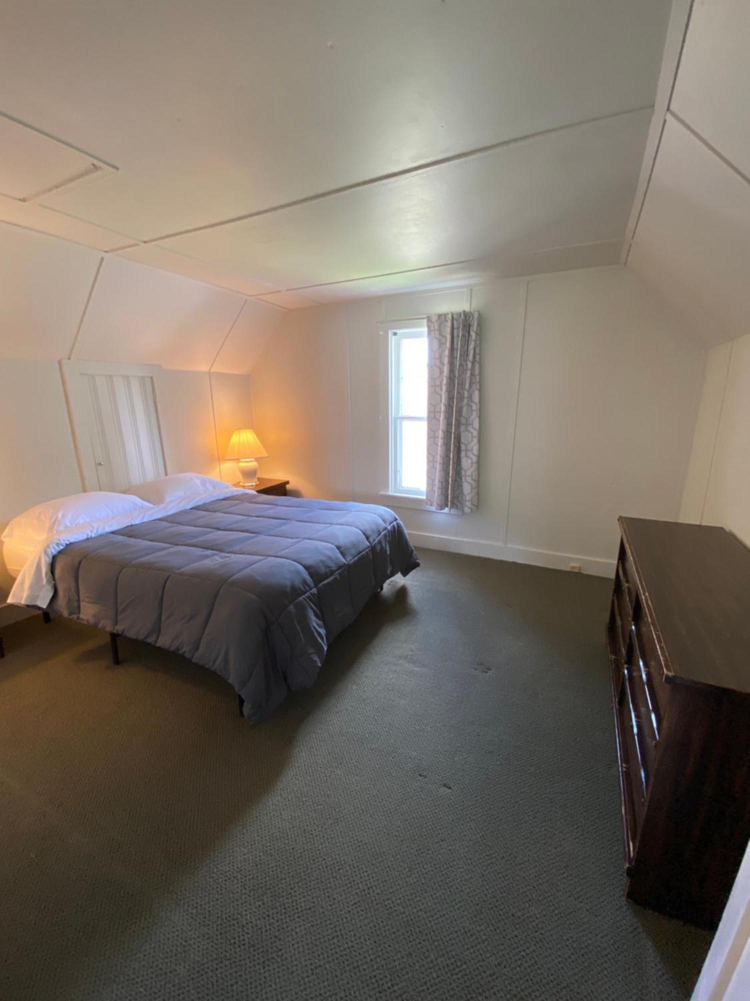 Rolling R Guest Ranch Guest House Meeker Room photo