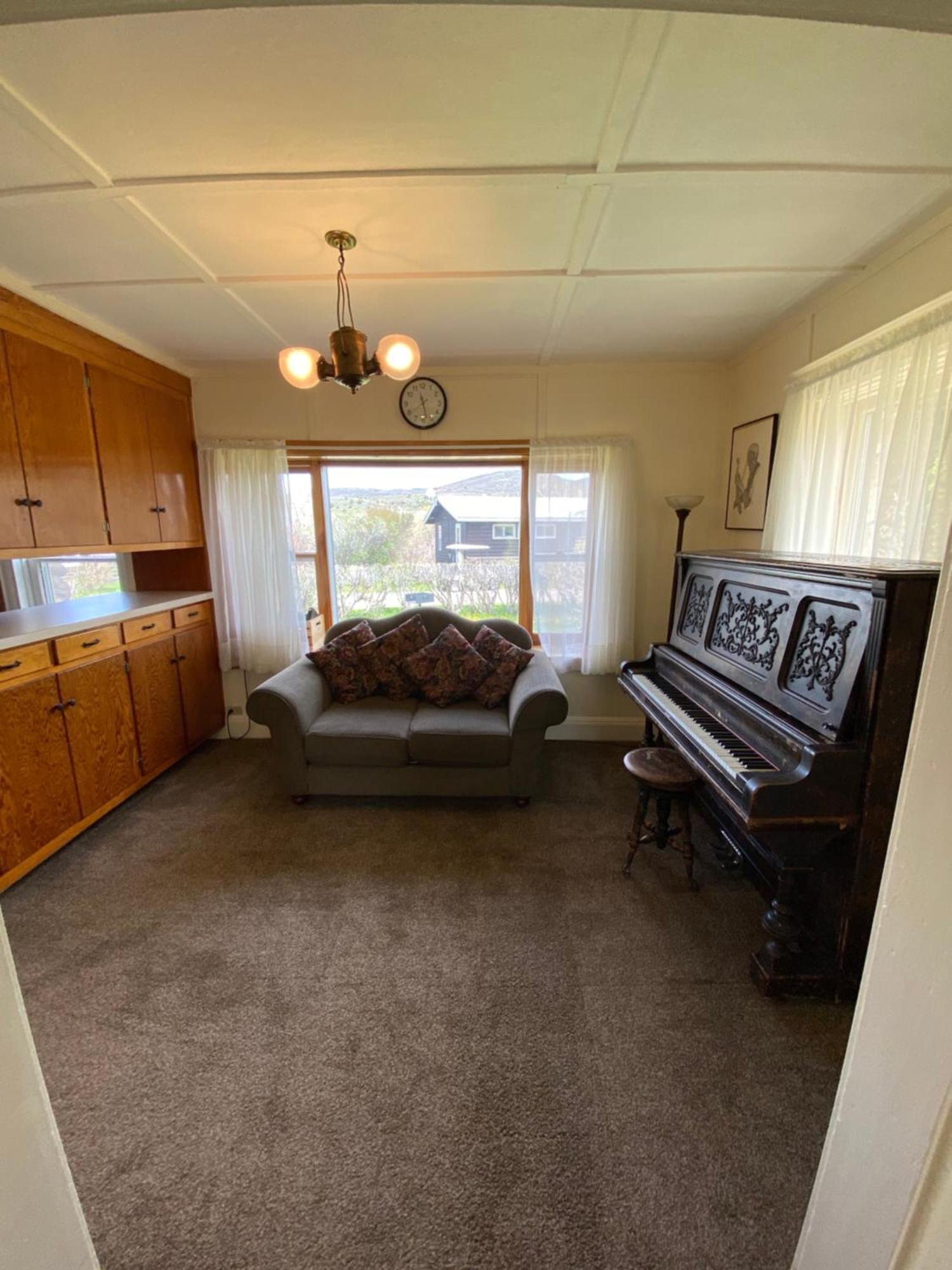 Rolling R Guest Ranch Guest House Meeker Room photo